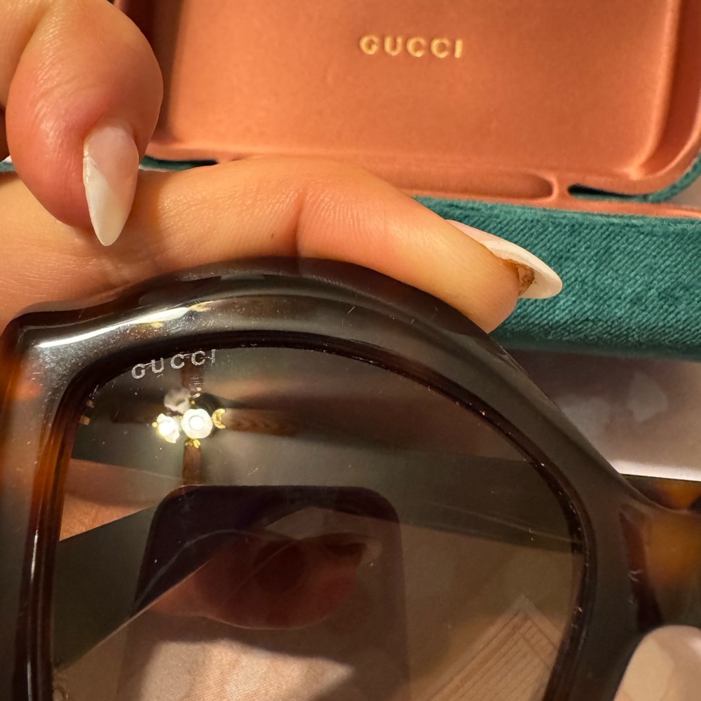 Gucci Oversized Cat Eye Sunglasses in Tortoise - Picture 2 of 8